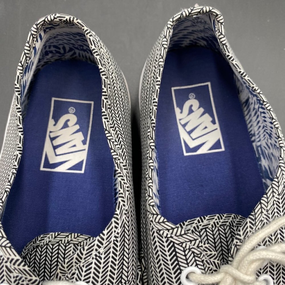 Vans Black/White Sneakers Women's Size 10 - Picture 10 of 11